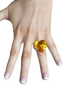 Gioiello Di Bigiotteria Anello Con Montatura A Fiore Con Grande Pietra A Cuore Gialla