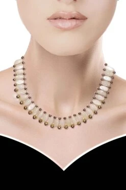 Collana Girocollo Elasticizzata Bianca