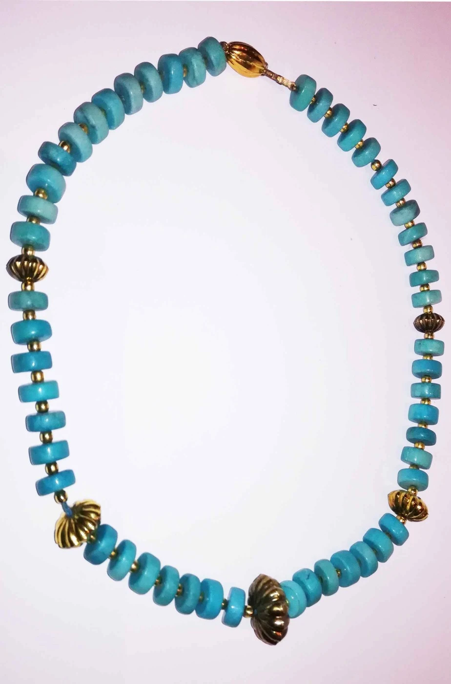 Collana Stile Anni 50 Azzurra Con Dischi Azzurri E Fermagli Dorati - immagine 2