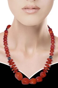 Collana Di Pietre Rosse Finte Taglio Vario