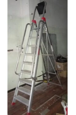 Scala Professionale A Forbice In Alluminio 9 Gradini Con Maniglioni