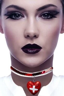 Smiffys Collana A Collarino Con Cuore E Croce Da Infermiera