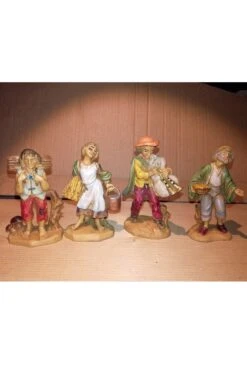 Statuine Del Presepe 7cm Gruppo Taglialegna, Lavandaia, Zampognaro E Contadino
